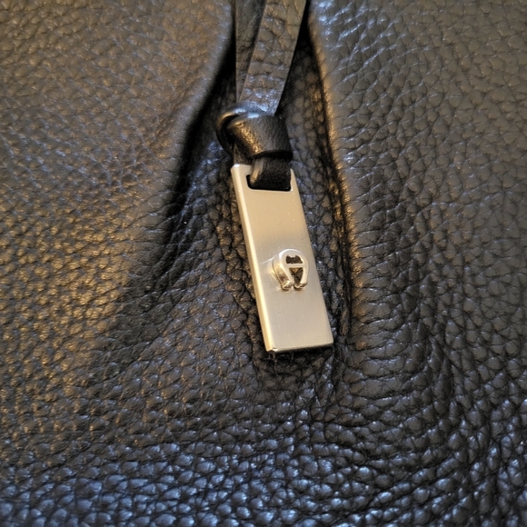 NWT Etienne Aigner Genuine Leather Black Bethany Satchel. - Picture 3 of 7